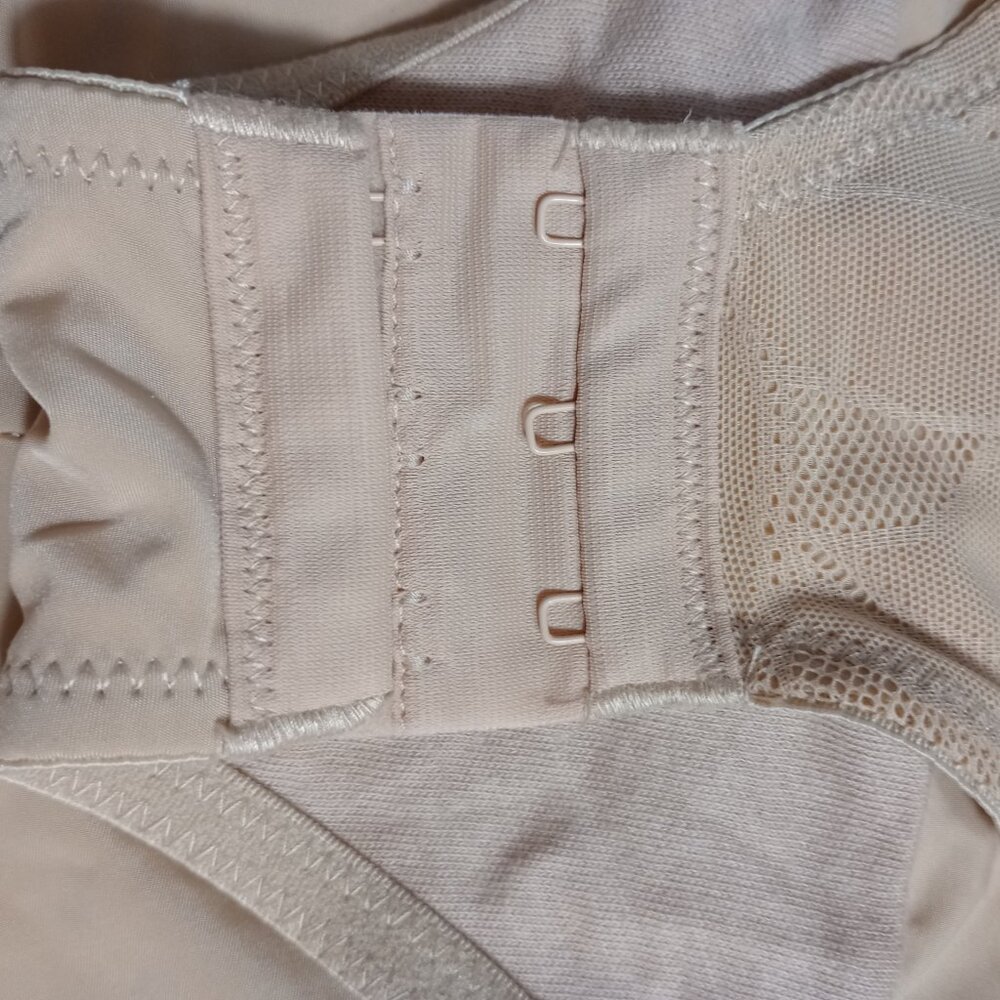 Bali Women's Ultra-Light Firm Tummy-Control Sheer Lace Body Briefer DF6552 - NWT - Picture 4 of 8